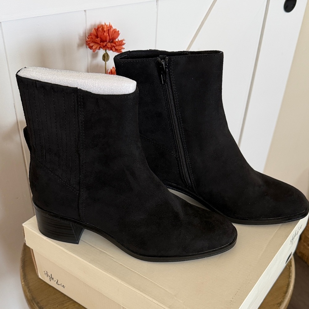 NWT Style & Co. Orleyyf Black Ankle Booties, Size 9